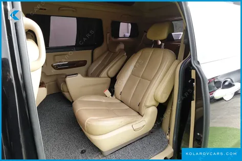 KIA CARNIVAL 9-SEATER HI-LIMOUSINE