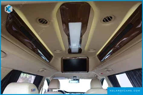 KIA CARNIVAL 9-SEATER HI-LIMOUSINE