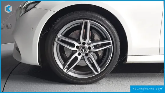 MERCEDES E-CLASS E300 4MATIC AMG LINE
