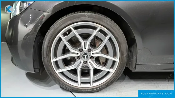 MERCEDES E-CLASS E220D 4MATIC AMG LINE