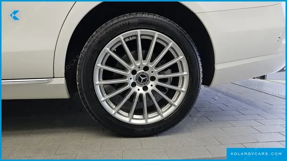 MERCEDES E-CLASS E220D 4MATIC EXCLUSIVE