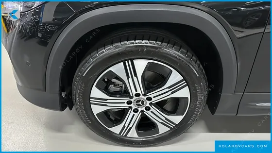 MERCEDES EQB EQB300 4MATIC AMG LINE