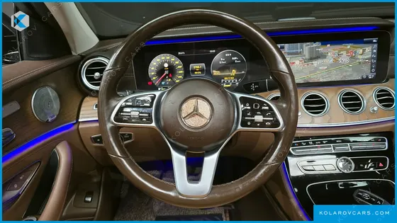 MERCEDES E-CLASS E300 4MATIC EXCLUSIVE