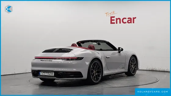 PORSCHE 911 CARRERA 4 CABRIOLET