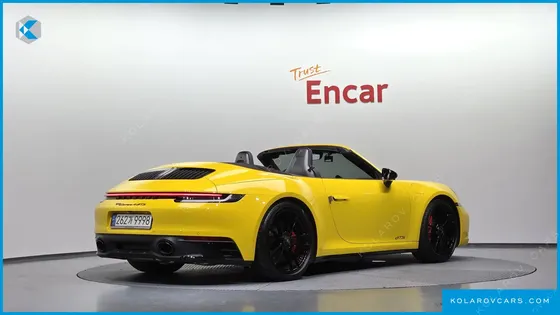 PORSCHE 911 CARRERA 4 GTS CABRIOLET