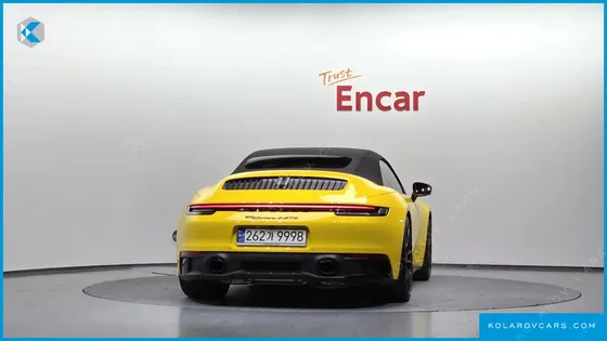 PORSCHE 911 CARRERA 4 GTS CABRIOLET