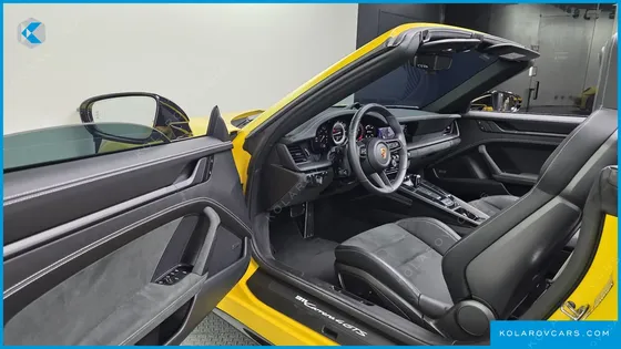 PORSCHE 911 CARRERA 4 GTS CABRIOLET