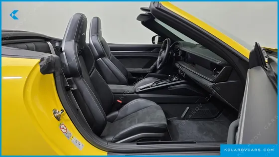 PORSCHE 911 CARRERA 4 GTS CABRIOLET