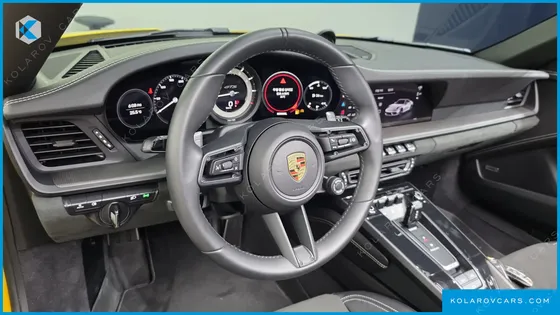 PORSCHE 911 CARRERA 4 GTS CABRIOLET