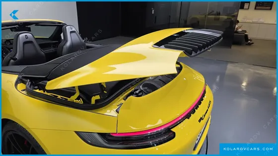 PORSCHE 911 CARRERA 4 GTS CABRIOLET