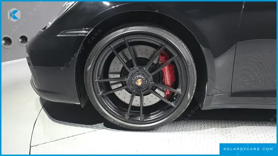 PORSCHE 911 CARRERA 4 GTS