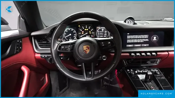 PORSCHE 911 CARRERA 4 GTS