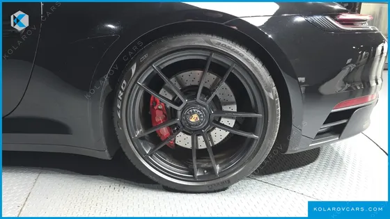 PORSCHE 911 CARRERA 4 GTS