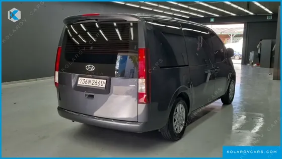 HYUNDAI STARIA 4WD TOURER 11-SEATER