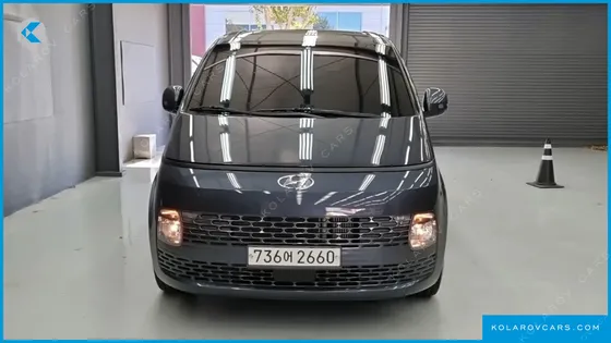 HYUNDAI STARIA 4WD TOURER 11-SEATER