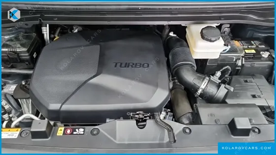 HYUNDAI STARIA 4WD TOURER 11-SEATER