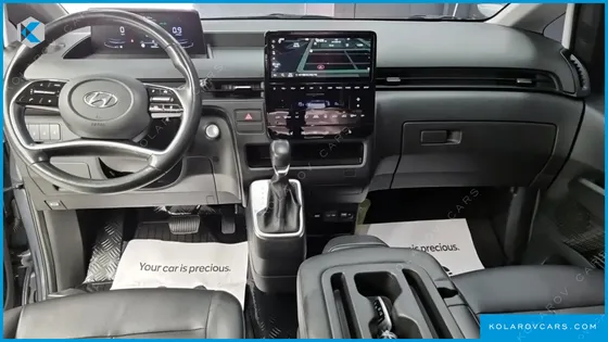 HYUNDAI STARIA 4WD TOURER 11-SEATER