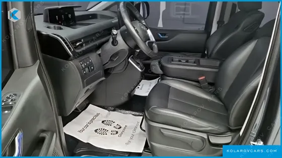 HYUNDAI STARIA 4WD TOURER 11-SEATER