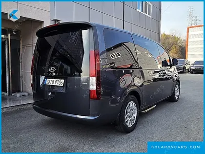 HYUNDAI STARIA 4WD TOURER 9-SEATER