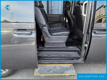 HYUNDAI STARIA 4WD TOURER 9-SEATER
