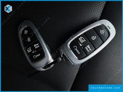 HYUNDAI STARIA 4WD TOURER 9-SEATER