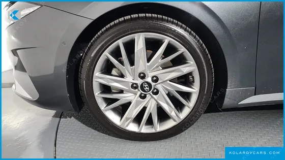 HYUNDAI GRANDEUR 3.3