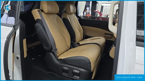 KIA CARNIVAL 7-SEATER NOBLESSE