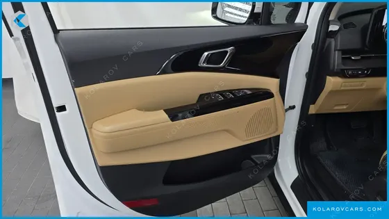 KIA CARNIVAL 7-SEATER NOBLESSE