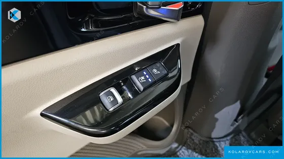 KIA CARNIVAL GASOLINE 9-SEATER HI-LIMOUSINE