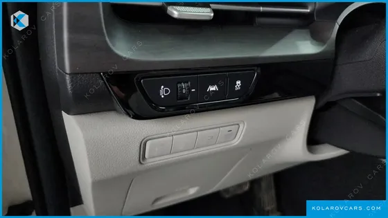 KIA CARNIVAL 7-SEATER SIGNATURE