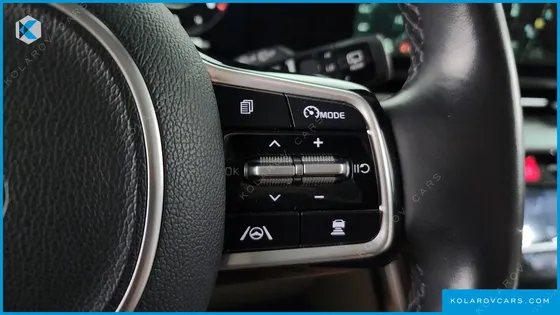 KIA CARNIVAL 7-SEATER SIGNATURE