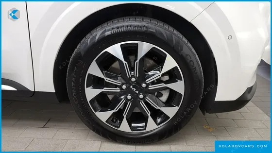 KIA CARNIVAL 9-SEATER SIGNATURE