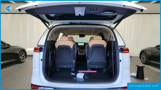 KIA CARNIVAL 9-SEATER SIGNATURE
