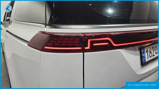 KIA CARNIVAL 7-SEATER SIGNATURE