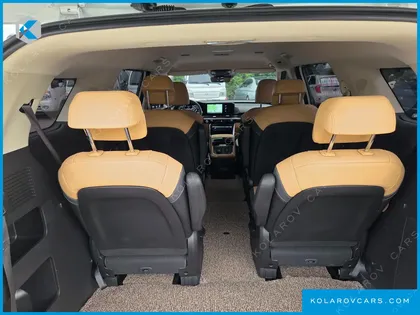 KIA CARNIVAL 9-SEATER SIGNATURE