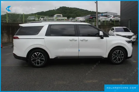 KIA CARNIVAL GASOLINE 11-SEATER PRESTIGE