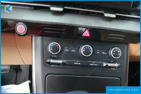 KIA CARNIVAL GASOLINE 11-SEATER PRESTIGE