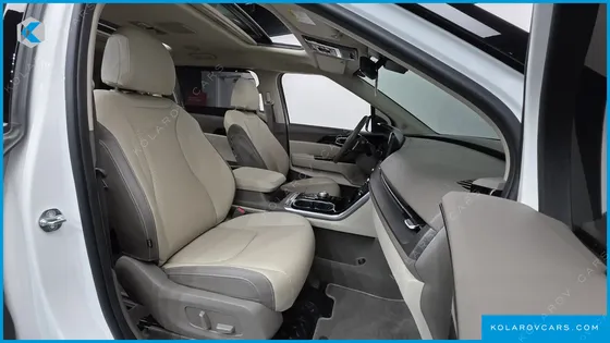 KIA CARNIVAL 7-SEATER OUTDOOR
