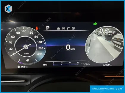 KIA CARNIVAL GASOLINE 9-SEATER SIGNATURE