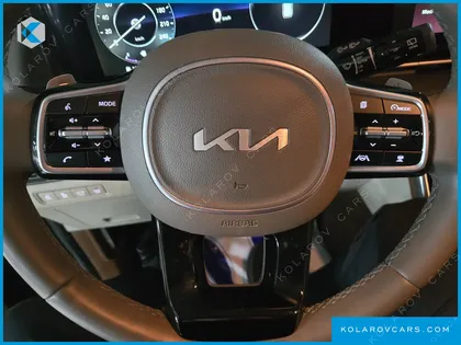 KIA CARNIVAL GASOLINE 9-SEATER SIGNATURE