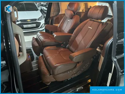 KIA CARNIVAL GASOLINE 9-SEATER SIGNATURE