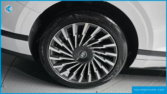 HYUNDAI GRANDEUR 2,5 GASOLINE 2WD