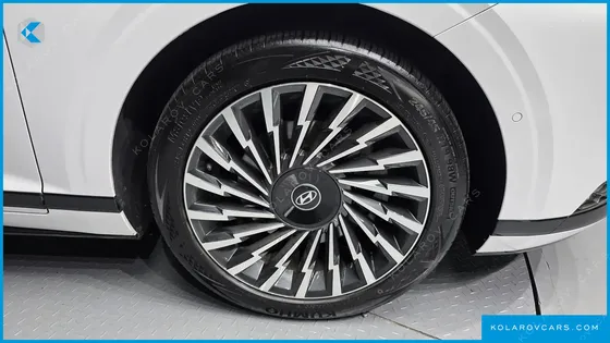 HYUNDAI GRANDEUR 2,5 GASOLINE 2WD