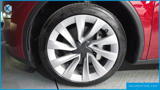 TESLA MODEL Y LONG RANGE LAUNCH EDITION AWD