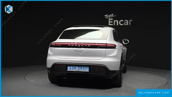 PORSCHE MACAN BASE 4