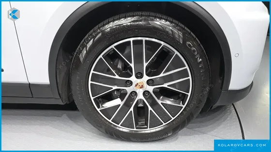 PORSCHE MACAN BASE 4