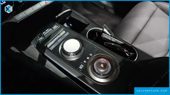 GENESIS GV70 2.5T GASOLINE 2WD