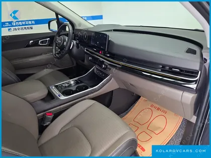 KIA CARNIVAL 9-SEATER SIGNATURE