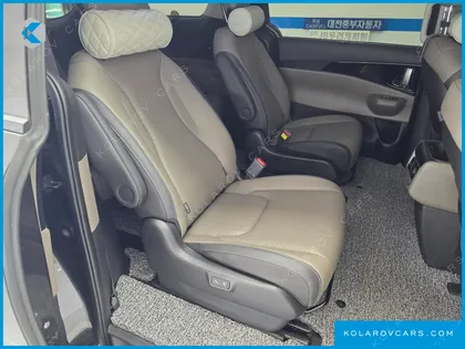 KIA CARNIVAL 9-SEATER SIGNATURE