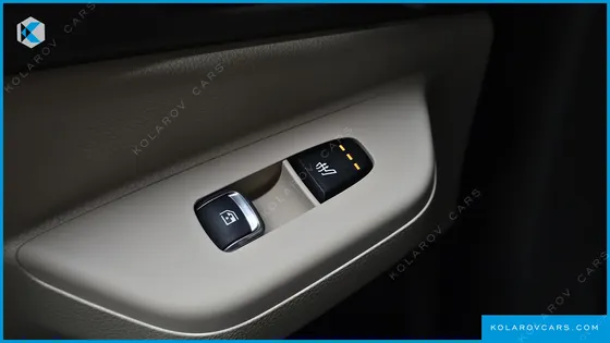 KIA CARNIVAL 9-SEATER NOBLESSE
